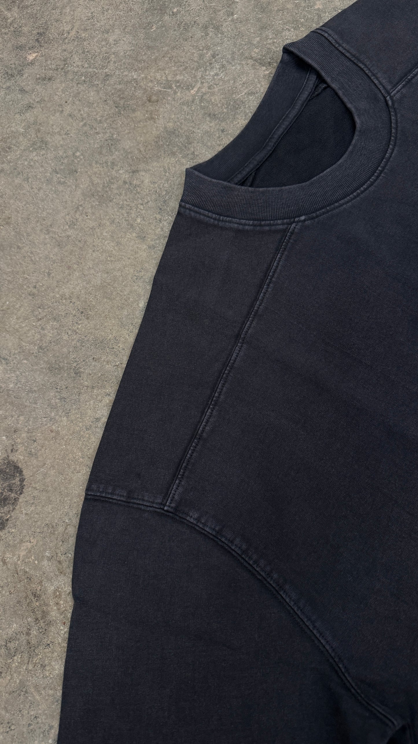 Onyx Tee
